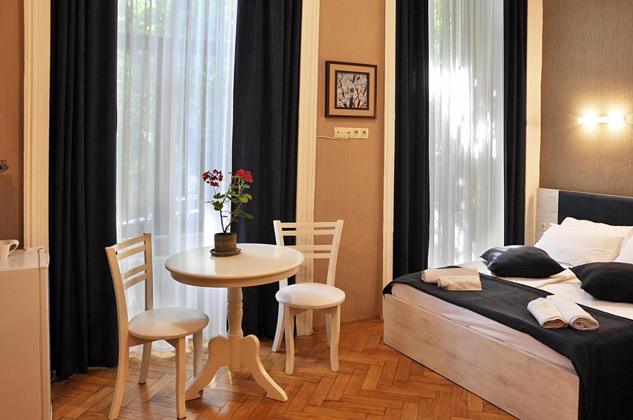 Hb Apartments Mari Brose Tbilisi Exterior foto